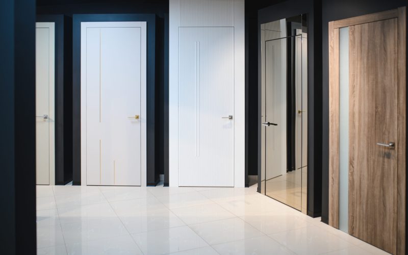A set of interior doors. Exhibition sale in the store.