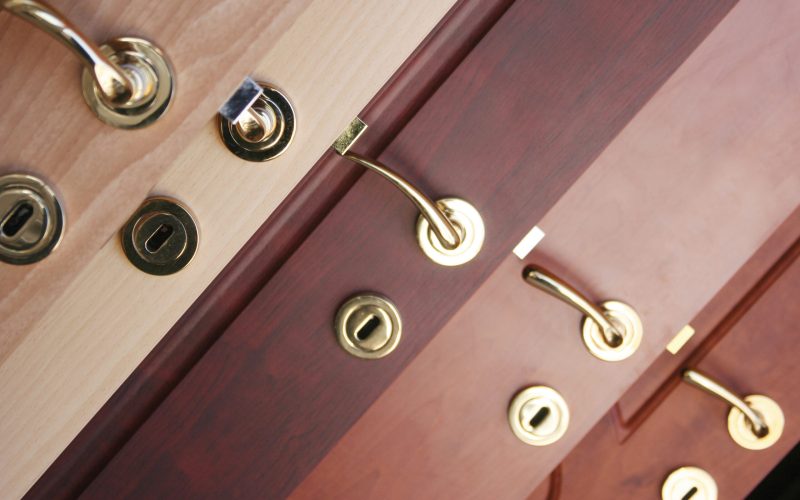Wooden interior door with handle